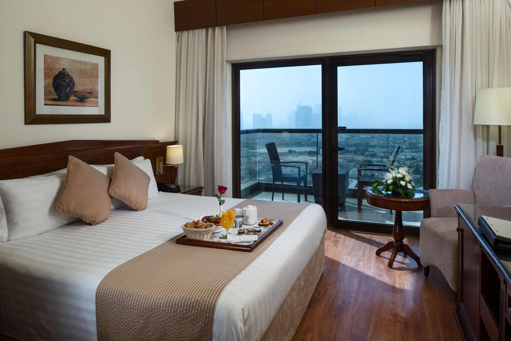 Majestic City Retreat Hotel Dubai Exterior foto